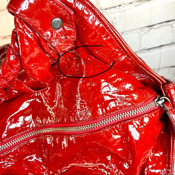 Christian Louboutin red patent leather shoulder bag - Picture 7 of 16